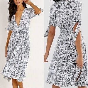 FAITHFUL THE BRAND Niña midi dress floral white and blue pattern v neck size S